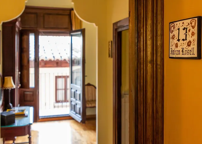Hotel Los Leones - Adults Only