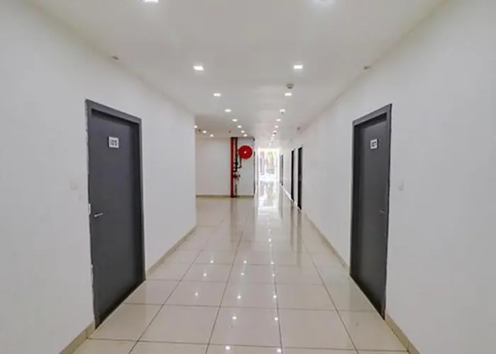 Fabhotel Premium Kashi
