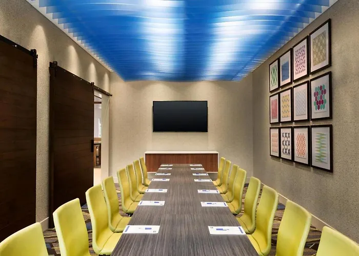 Holiday Inn Express&Suites