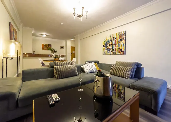 Maroko Bayshore Suites