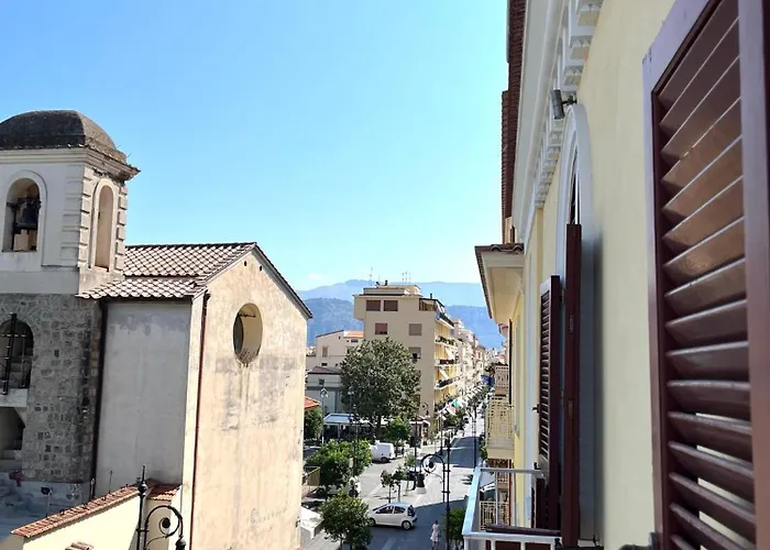 Hotel Sorrento Street View