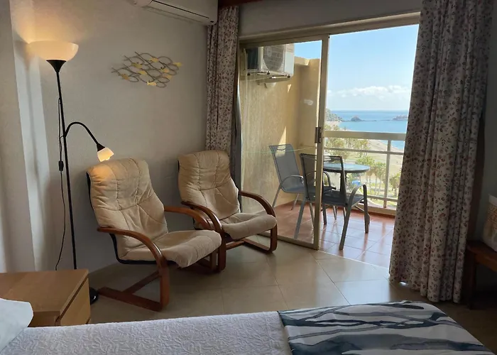 Apartahotel CHINASOL con Parking y Desayuno Incluidos