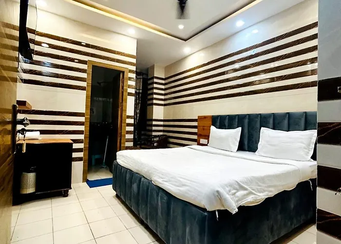 Hotel Holy City