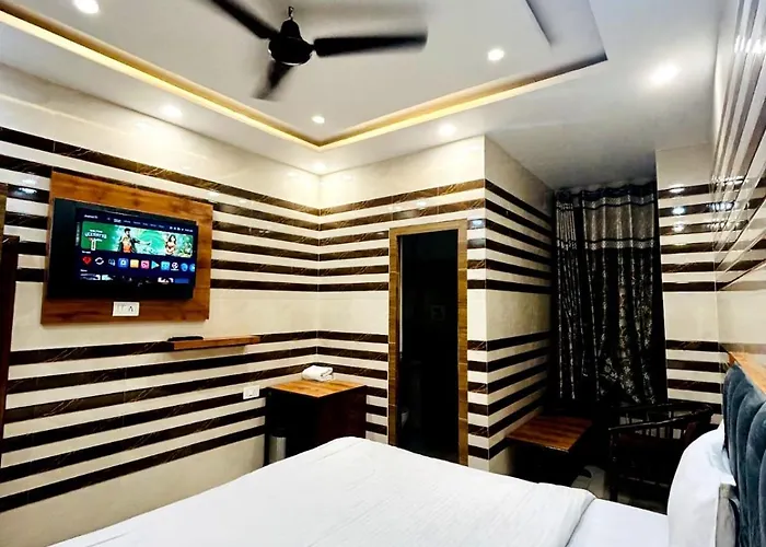 Hotel Holy City