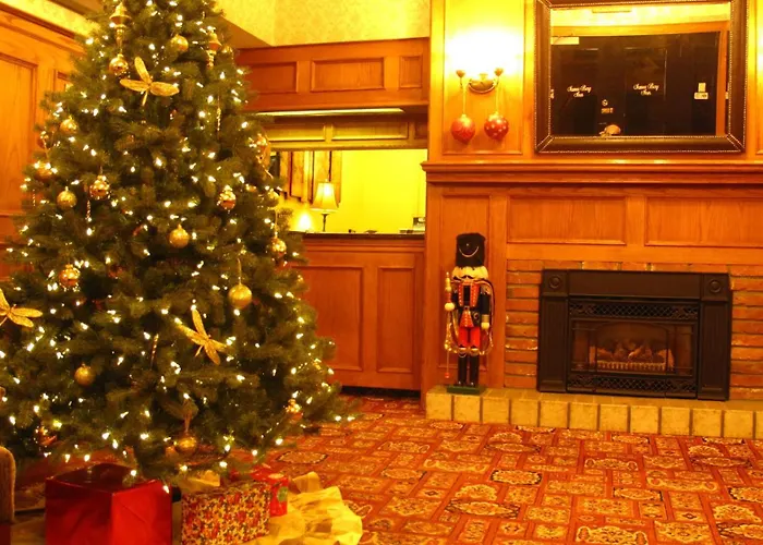James Bay Inn Hotel, Suites & Cottage