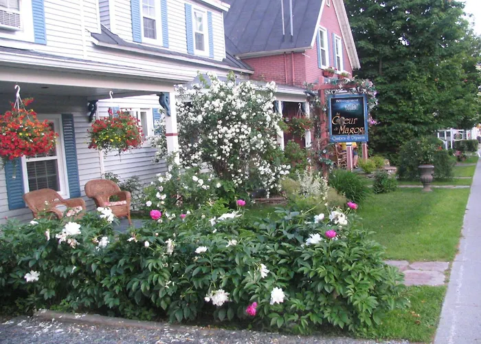 Au Coeur De Magog Bed & Breakfast