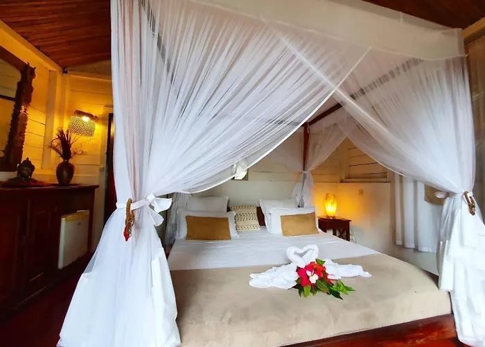 Hotel ECOLODGE LE RAVORAHA