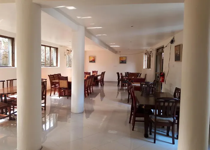 Discovery Courts Hotel