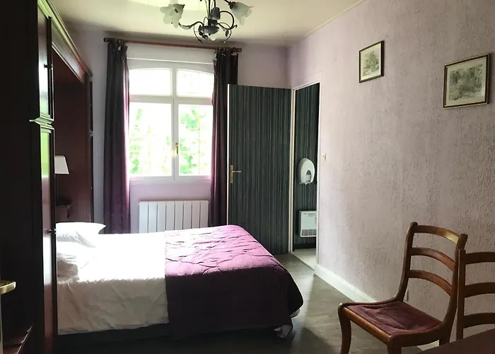 Logis Hotel & Restaurant - Le Chateau Des Tourelles 3 Etoiles