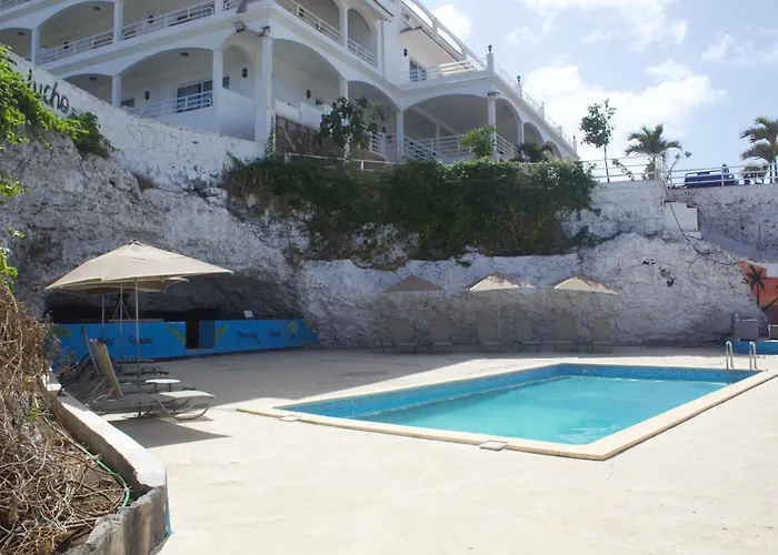 Falucho Paradise Beach
