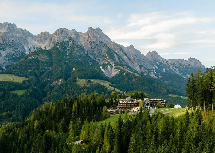 Holzhotel Forsthofalm