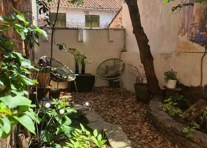 Feel At Home - Holiday Studio
