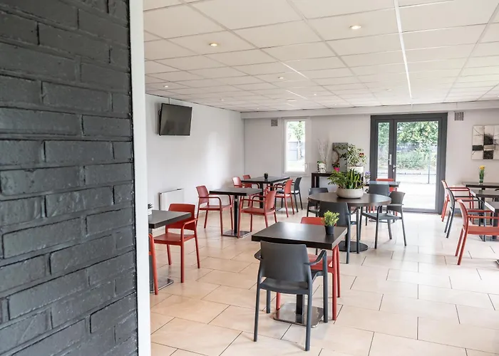 Out Hotel In Nantes-Carquefou