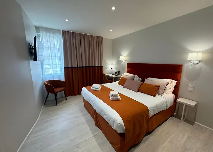 Kyriad Saumur Hyper Centre Hotel, Appartements, Seminaires Et Spa Soins Sothys Paris
