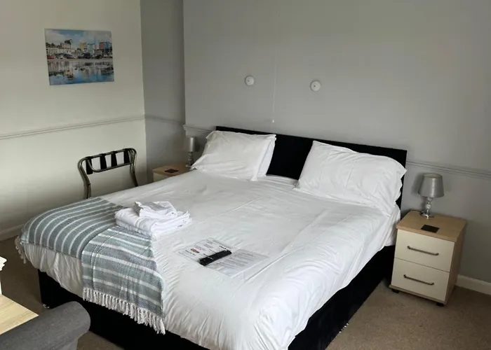 Cottage Court Hotel