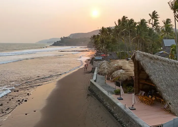 Almare Zonte - Beachfront Glamping Hotel