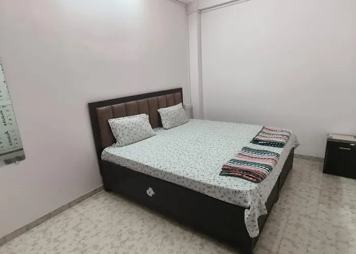 Nain Guest House