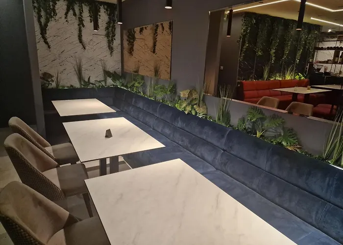 Hotel S