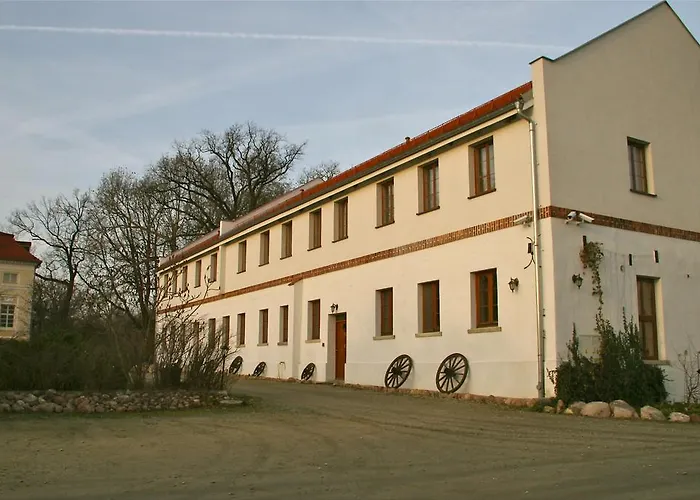 Palac Alexandrow Wroclaw Airport