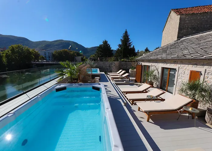 Integra Hotel