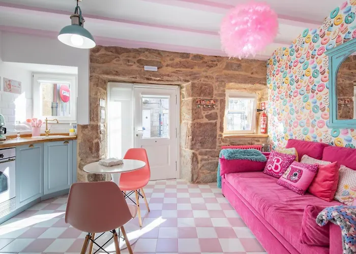 La Suite Años 50. La casa Barbie. Bañera, chimenea