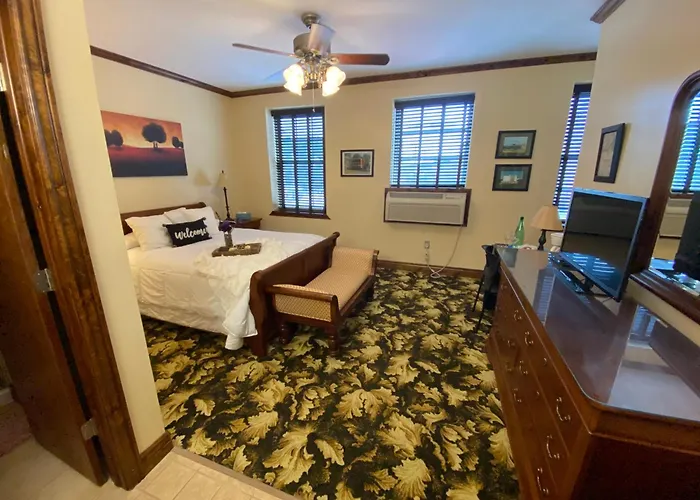 Caldwell Messenger Suites