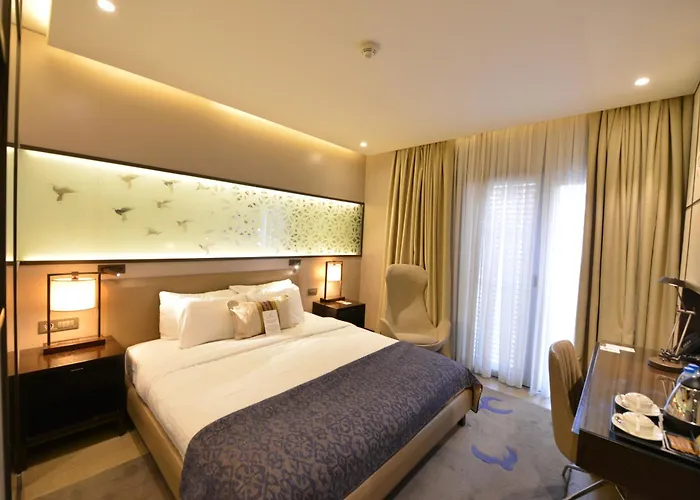 Waxwing Hotel