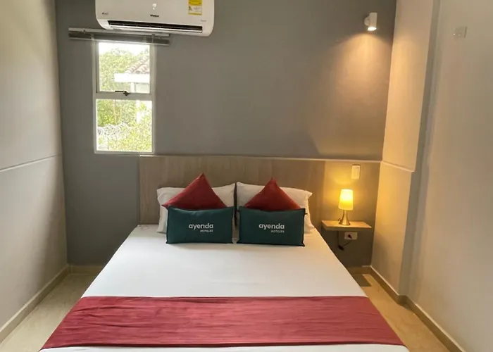 Hotel 12 Nights