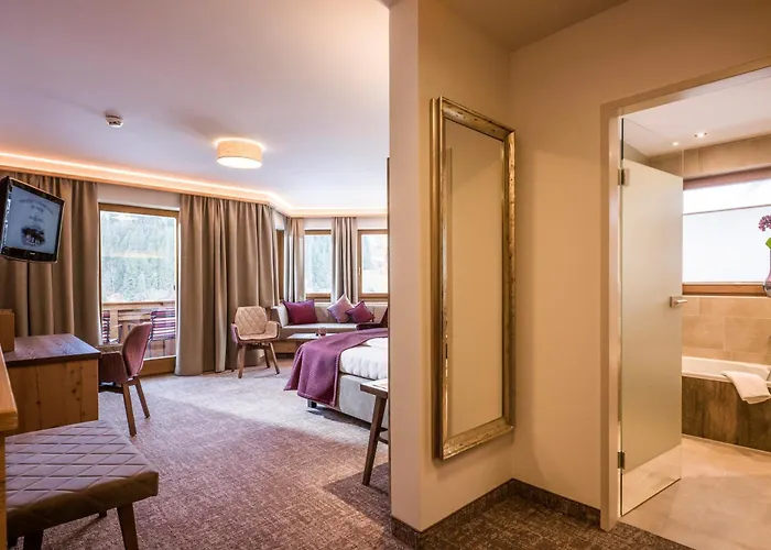 Hotel Bergkristall (Adults Only)