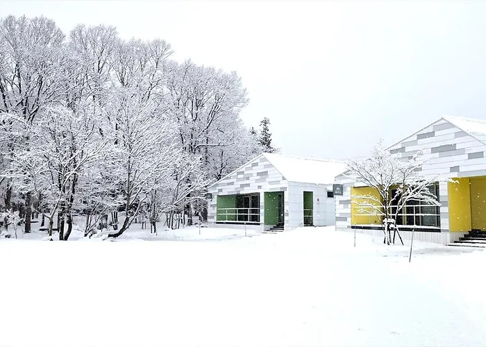 Holiday House Green Garden