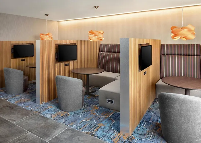 Courtyard By Marriott Seattle Northgate Hotel