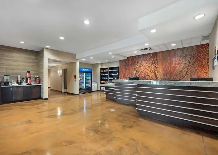 Best Western Plus Lakeview Hotel