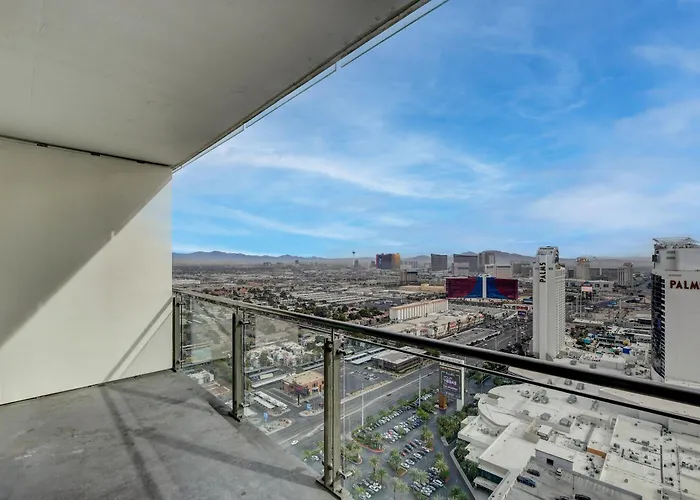 Ava Suite 37Th Flr Strip View Balcony Palms Place
