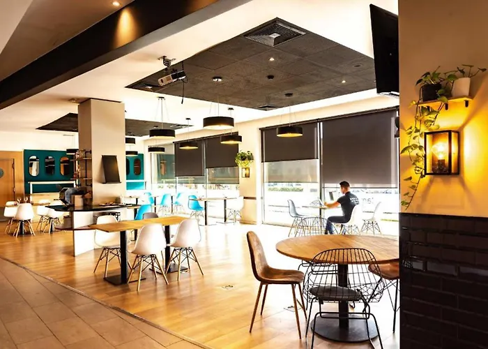 Travelodge Bcn Cornella Fira