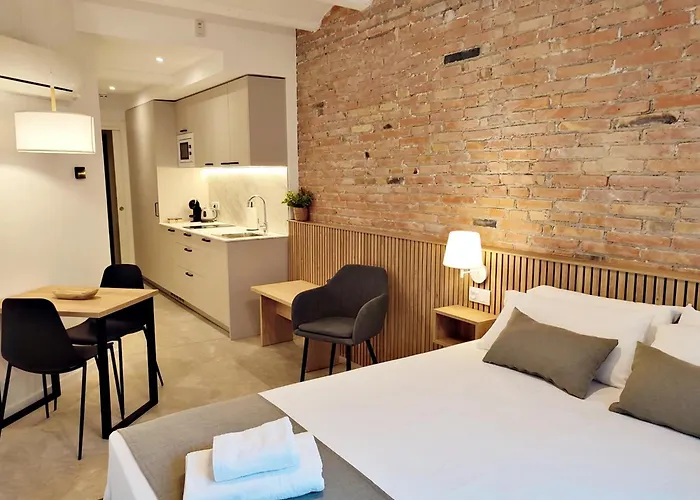 Ariqus Fira Apartments