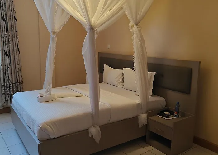 Roza Guest House