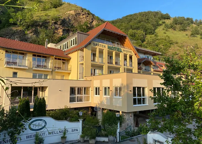 Gartenhotel & Weingut Pfeffel Duernstein