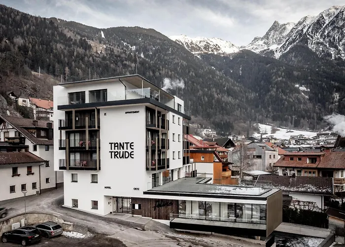 Aparthotel Tante Trude - Rooms & Apartments, Oetz