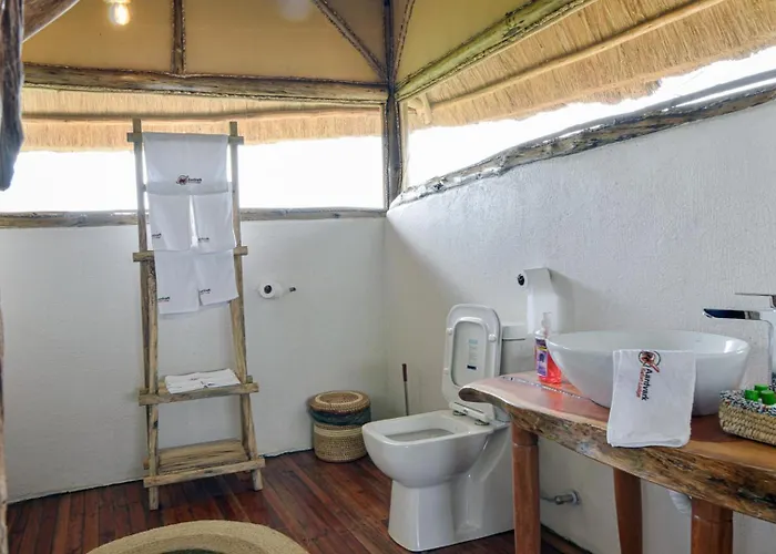 Aardvark Safari Lodge