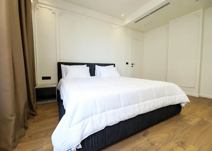 Hotel Adore