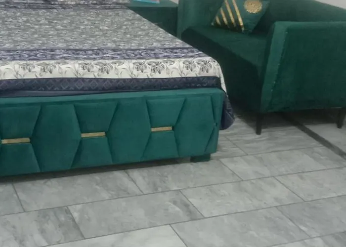 Gujrat Hotel