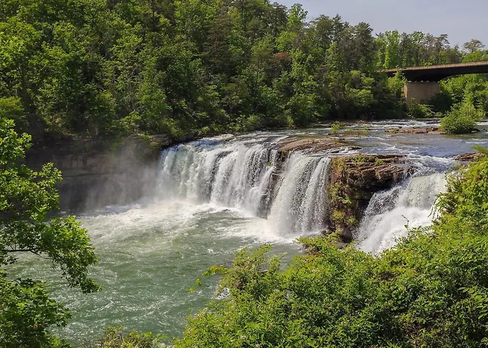 Cowan Creek Lodges