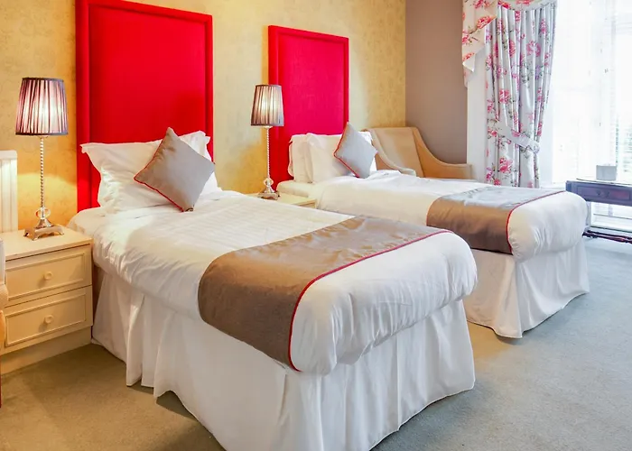 Oyo Lamphey Hall