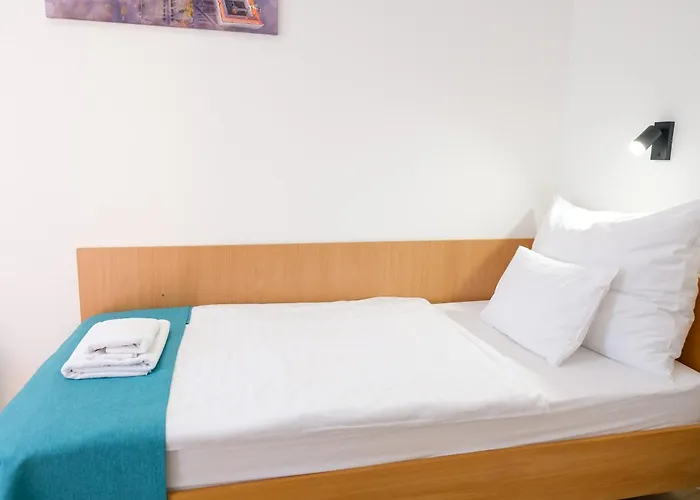 Hotel Adalbert Boldog Meszlenyi Zoltan Haz