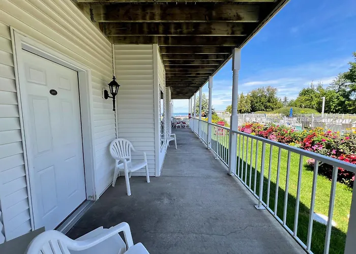 Bay Breeze Resort