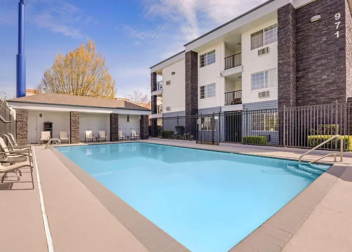 Best Western Grand Manor Inn