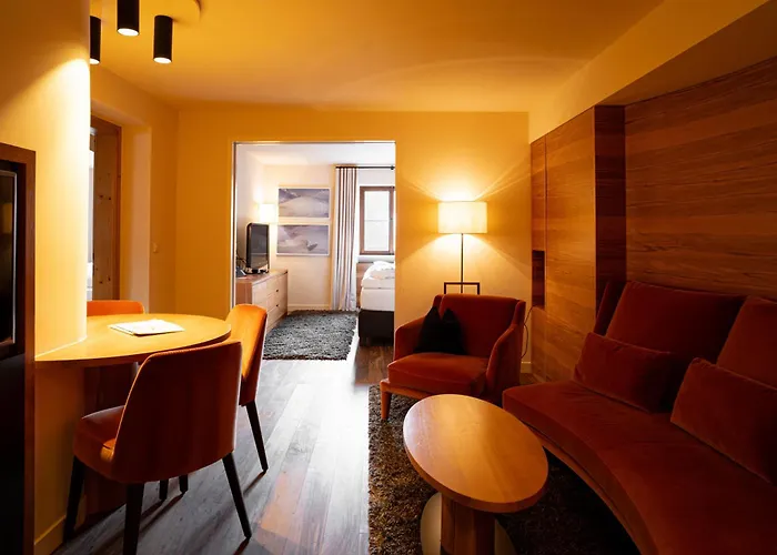 Hinterwies - Ski In / Lodge / Dine