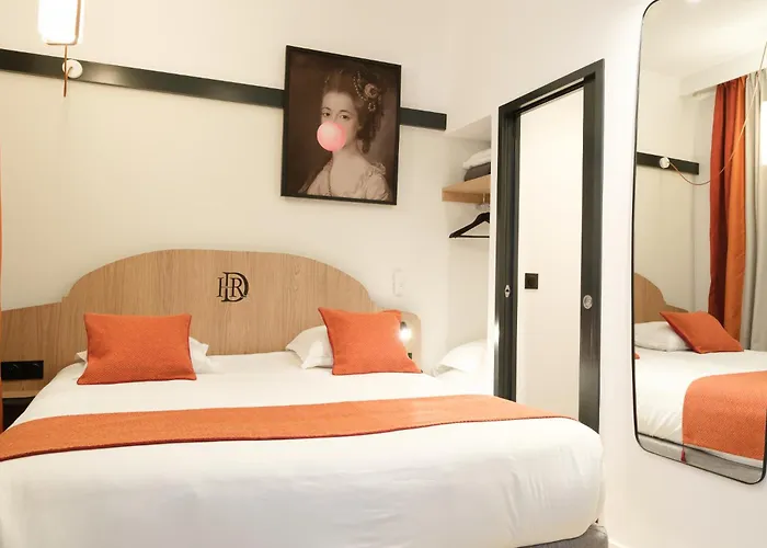 A L'Hotel Des Roys