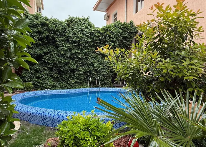 Hotel Billuri Sitora