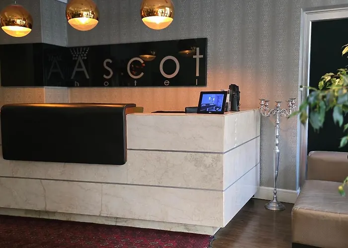 Ascot Hotel